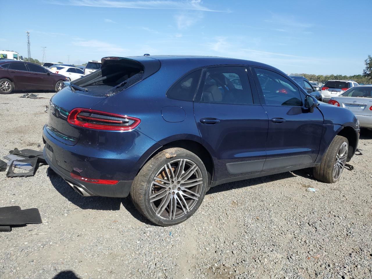 2018 Porsche Macan - Image 3