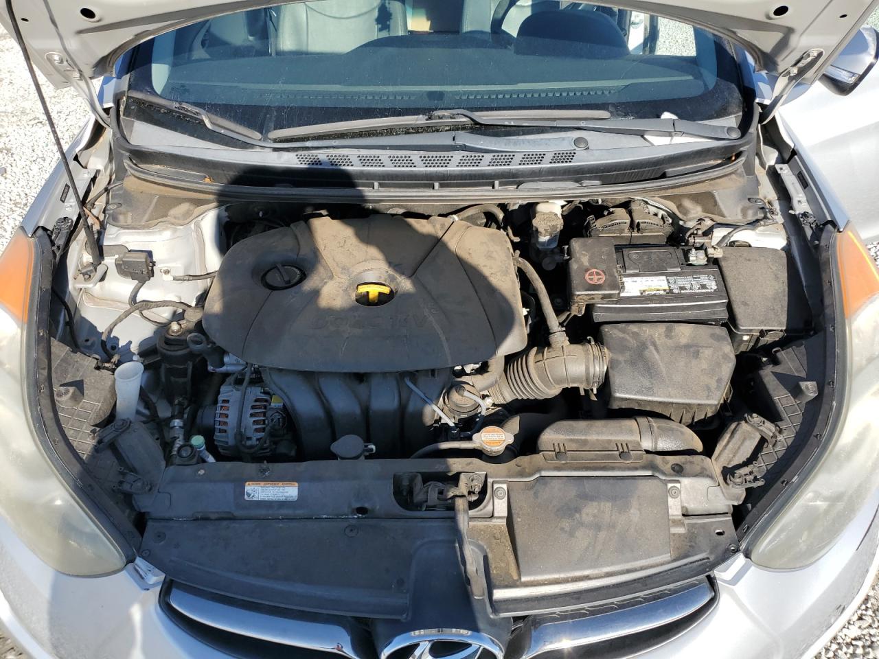 2012 Hyundai Elantra - Image 11