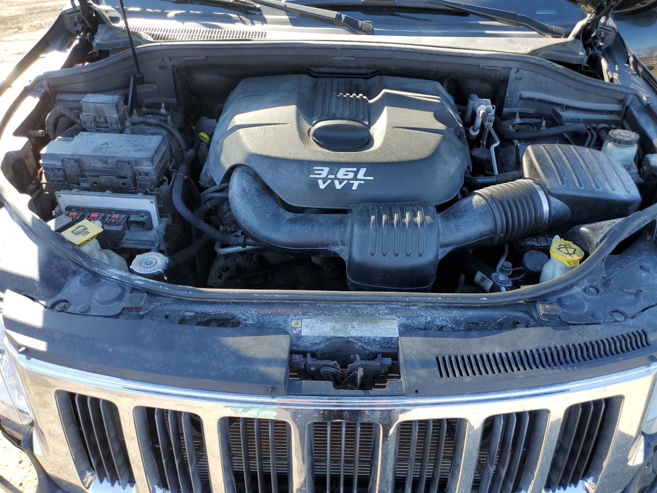 2012 Jeep Grand Cherokee - Image 12
