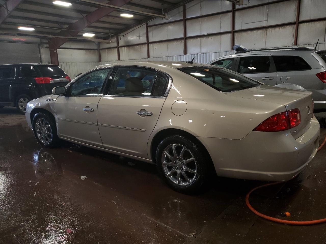 2008 Buick Lucerne - Image 2