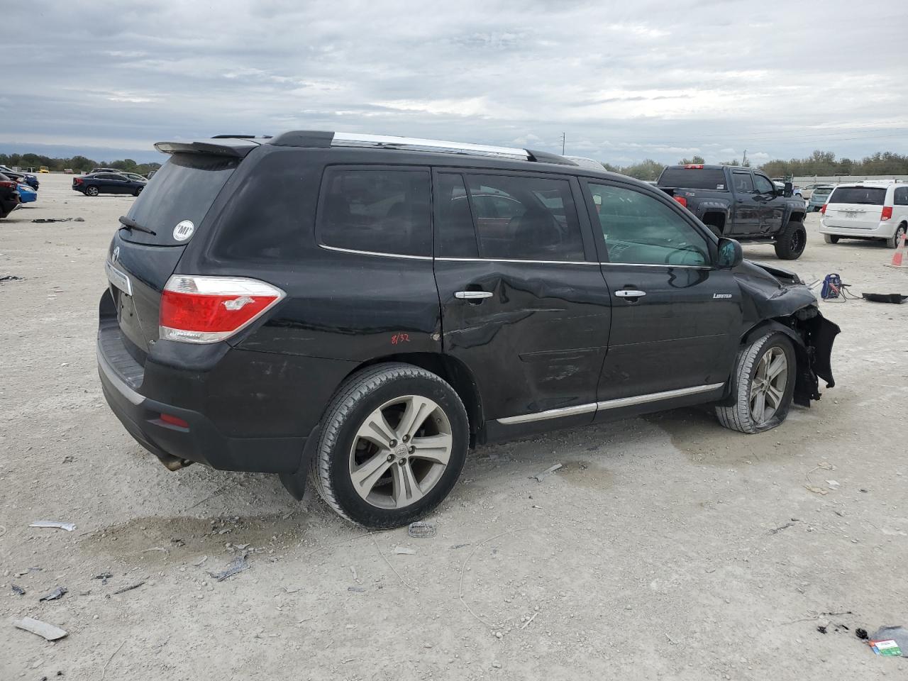 2013 Toyota Highlander - Image 3