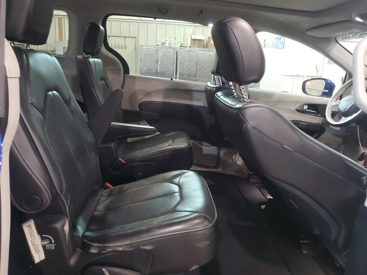 2019 Chrysler Pacifica - Image 11