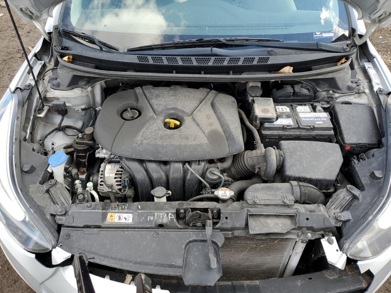 2014 Hyundai Elantra - Image 12