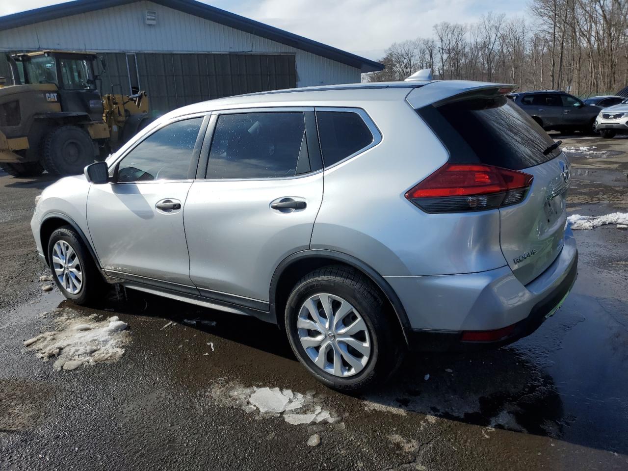 2017 Nissan Rogue - Image 2