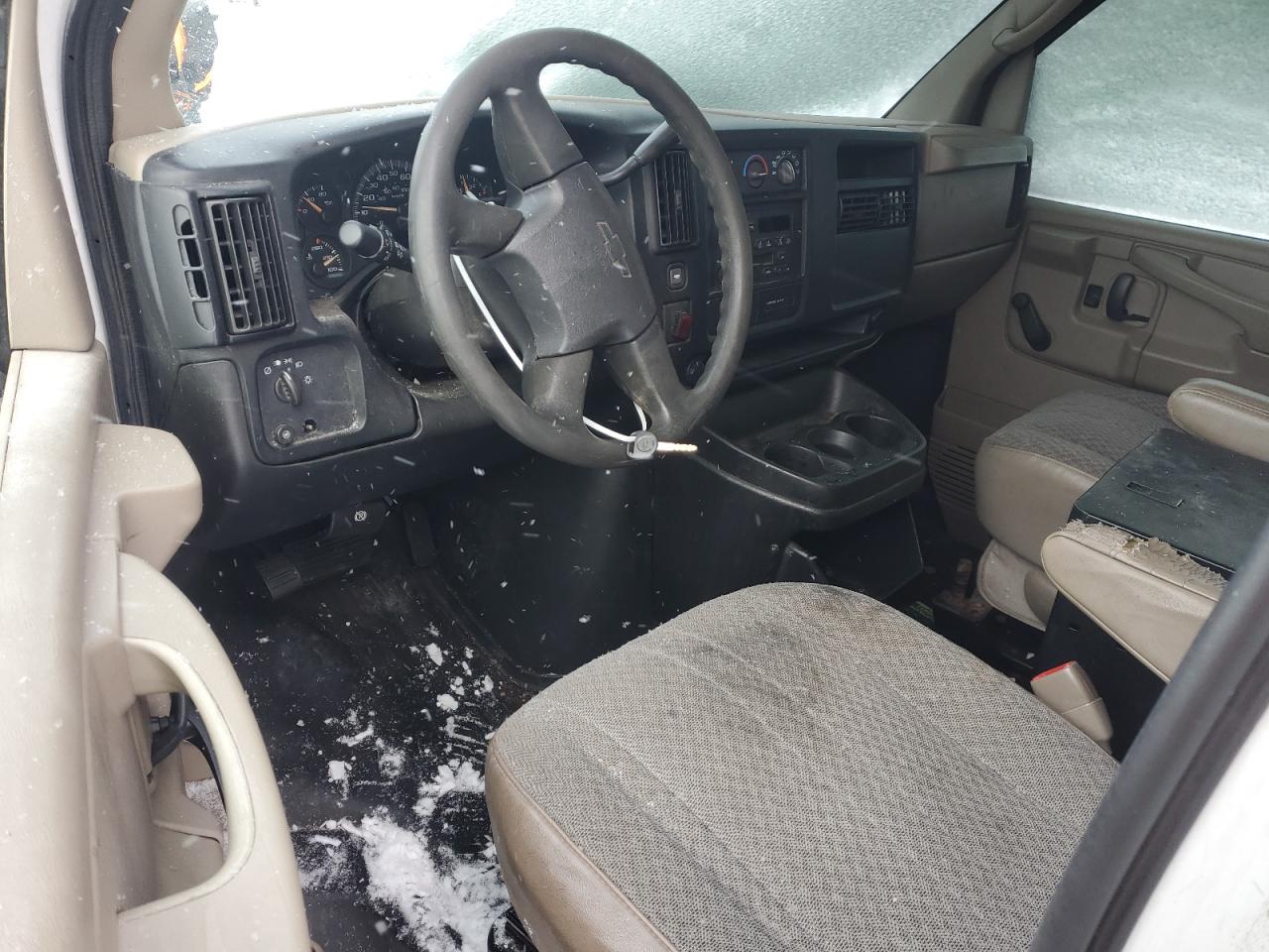 2007 Chevrolet Express - Image 8