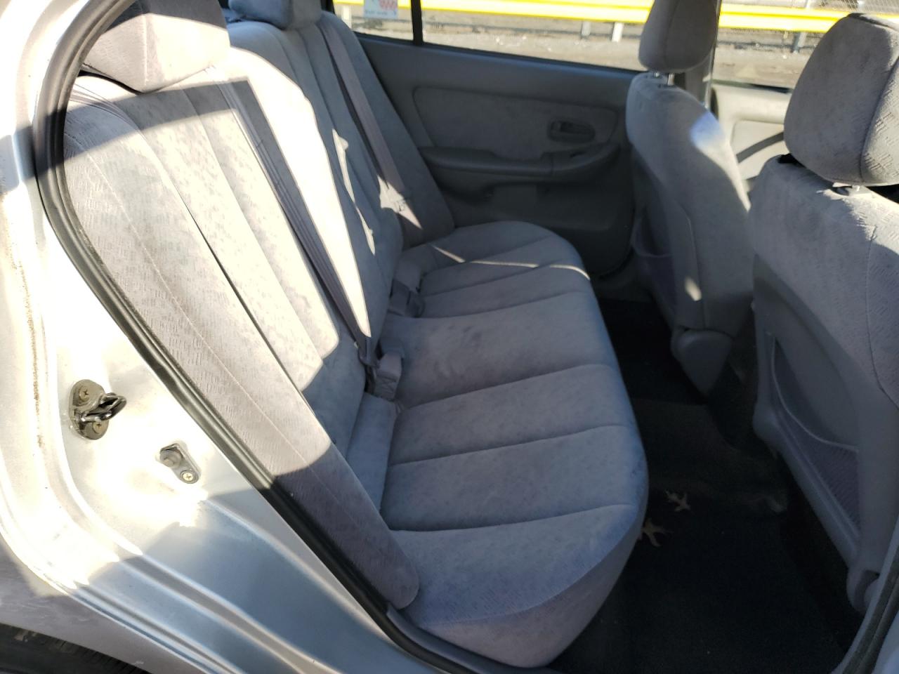 2005 Hyundai Elantra - Image 10