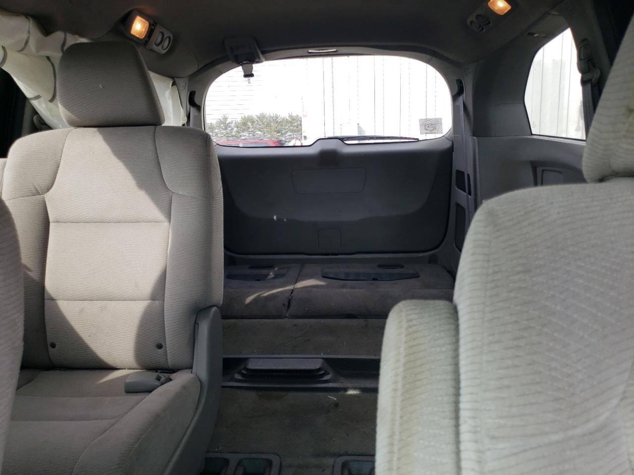 2011 Honda Odyssey - Image 10