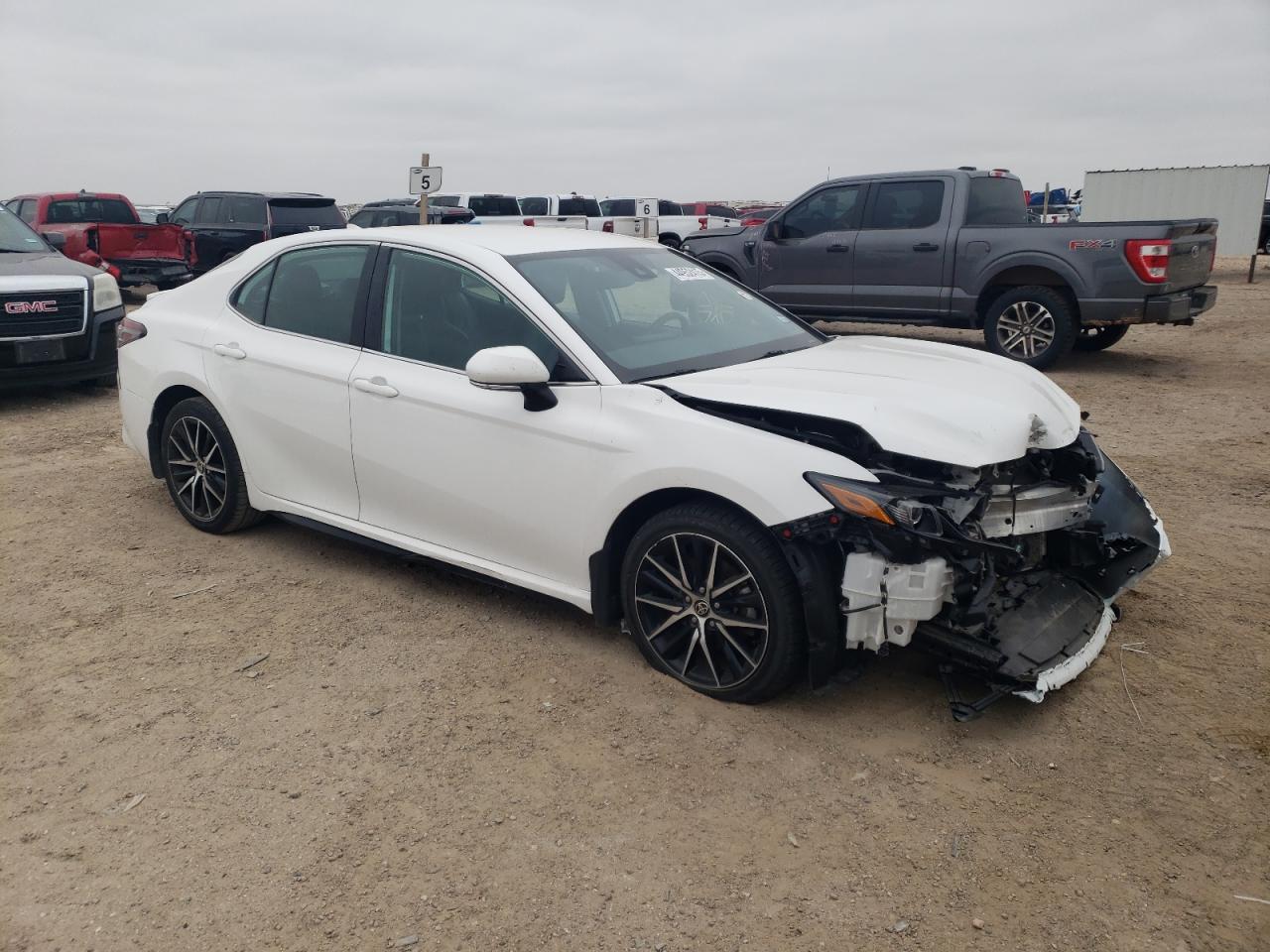 2021 Toyota Camry - Image 4