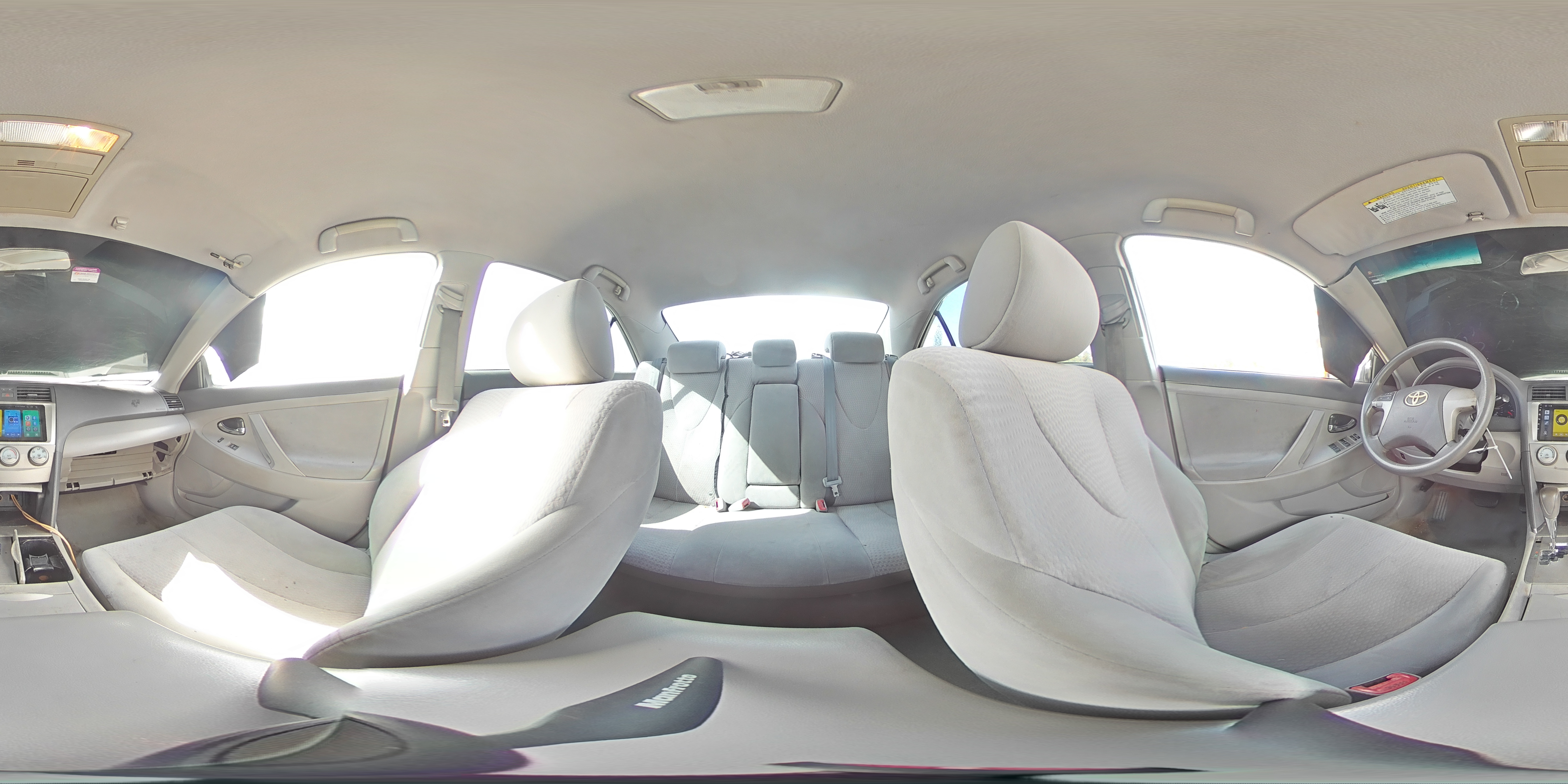 2011 Toyota Camry - Image 12