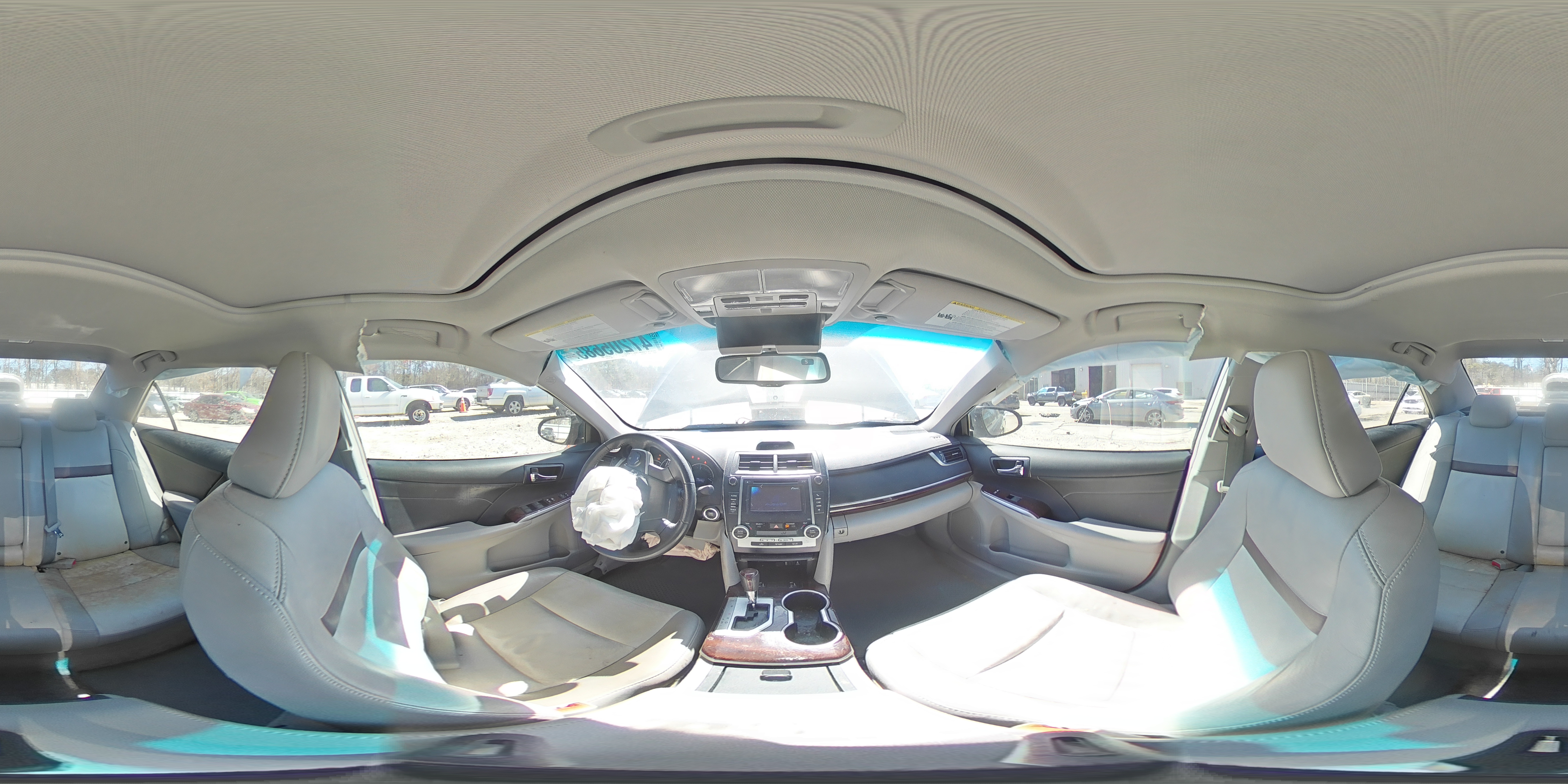 2013 Toyota Camry - Image 14