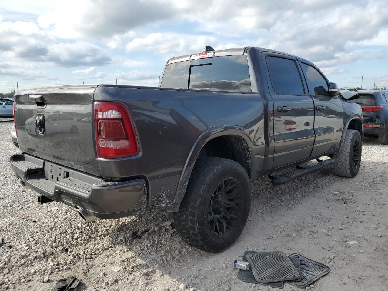 2021 RAM 1500 - Image 3