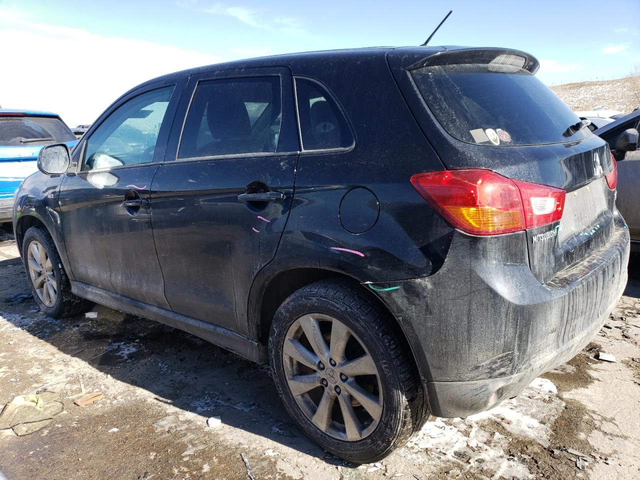 2015 Mitsubishi Outlander - Image 2