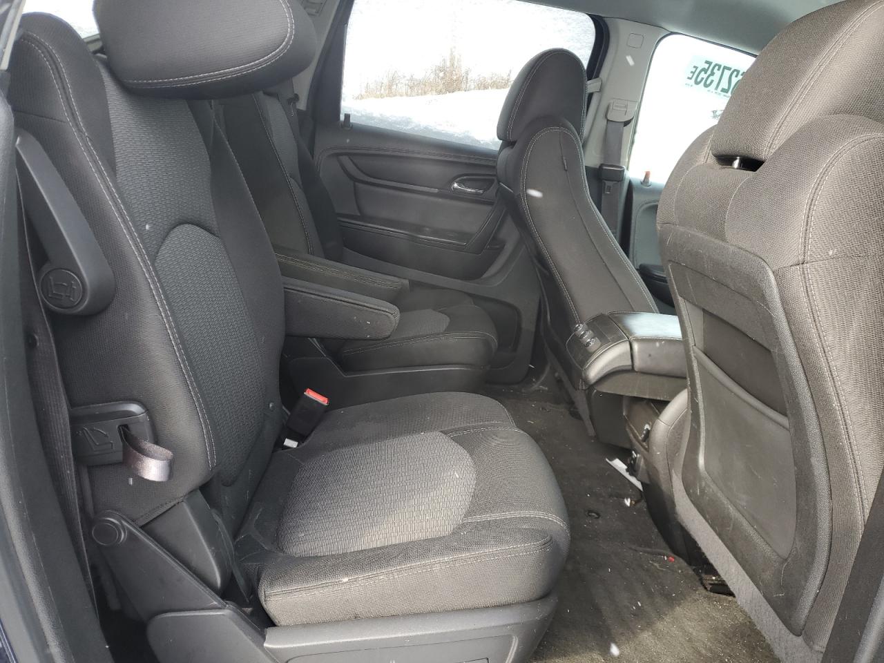 2015 Chevrolet Traverse - Image 11