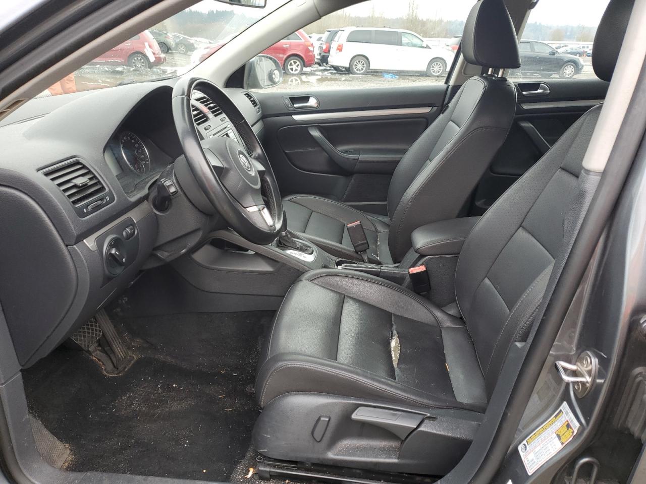 2010 Volkswagen Jetta - Image 7