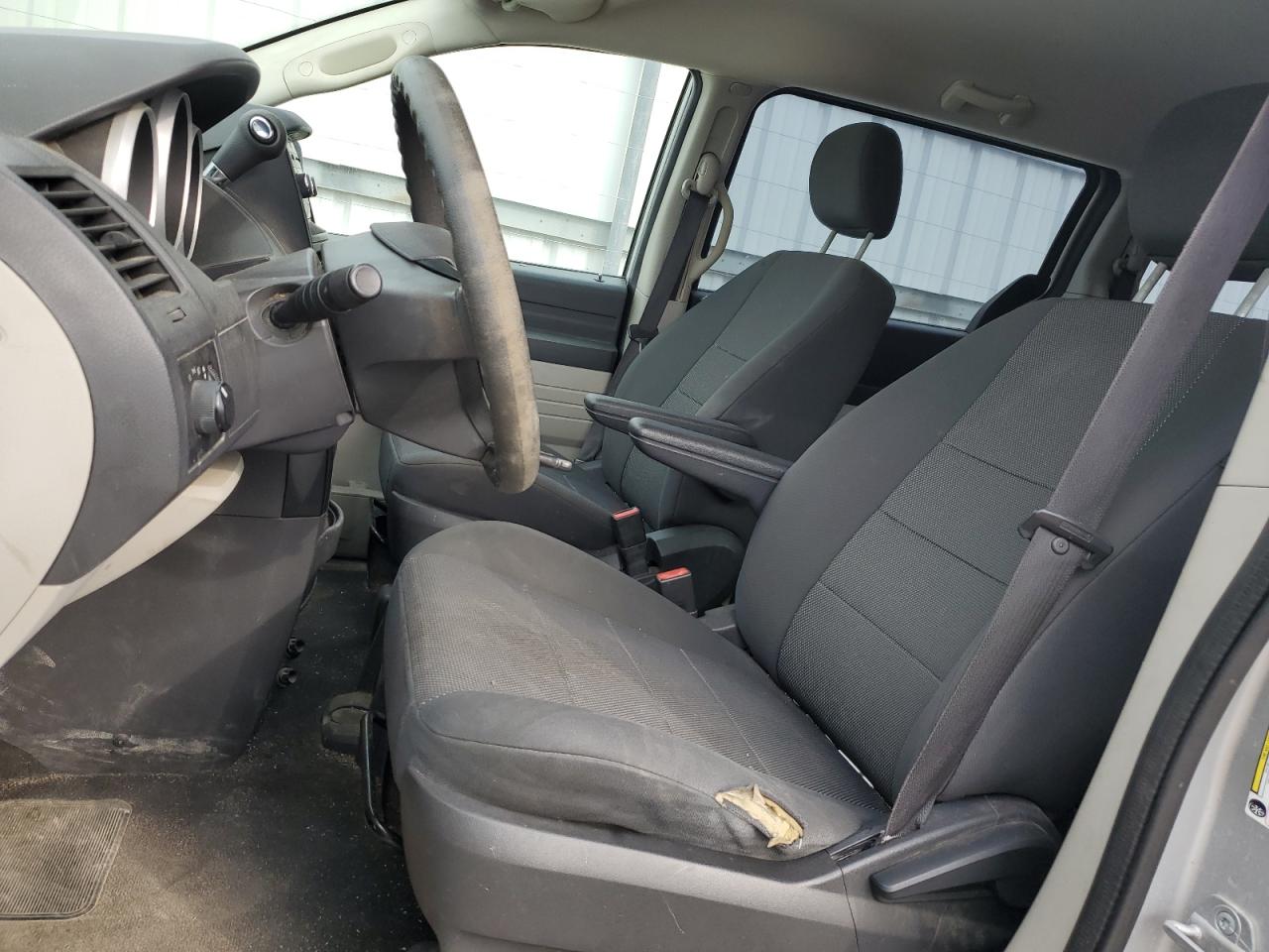 2008 Dodge Caravan - Image 7