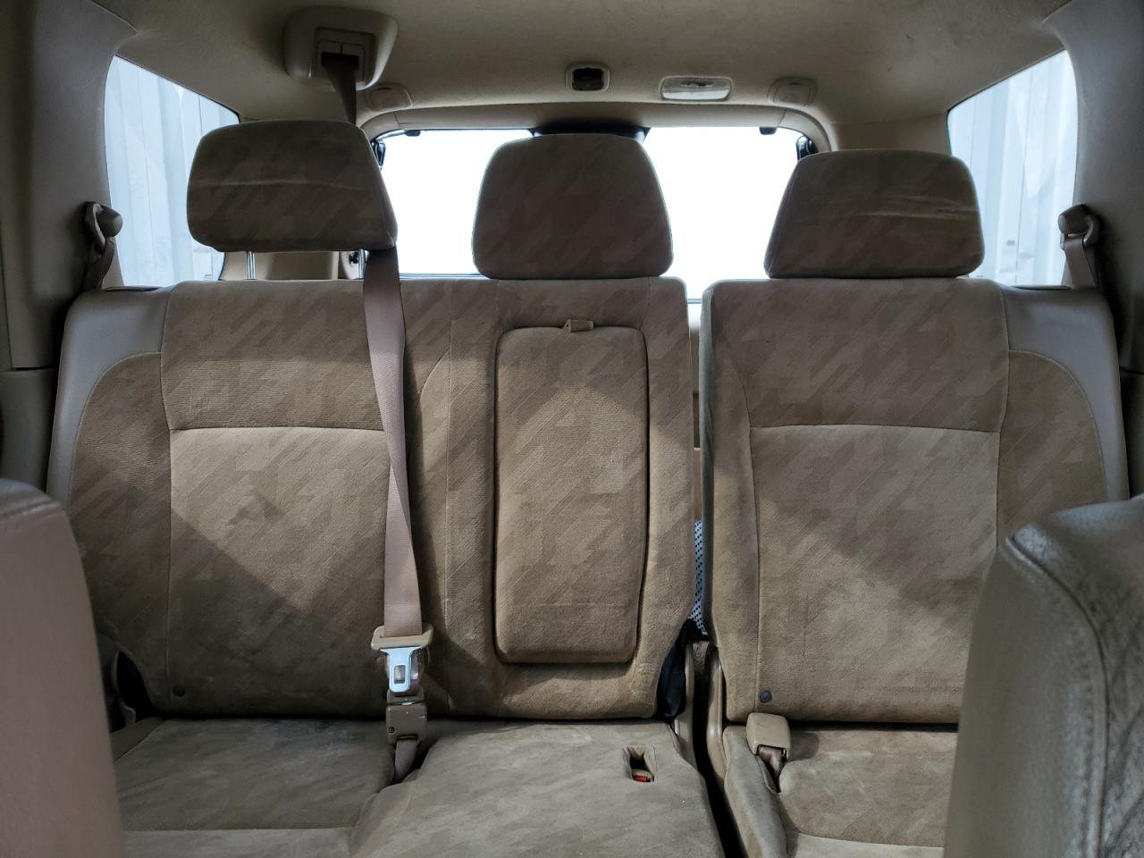 2004 Honda CR-V - Image 10