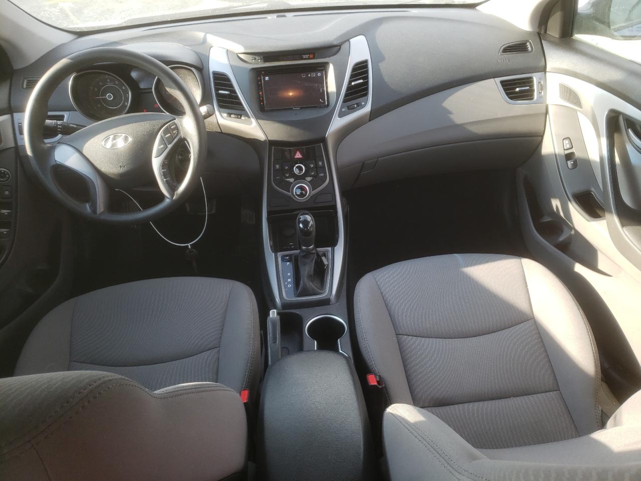 2015 Hyundai Elantra - Image 8