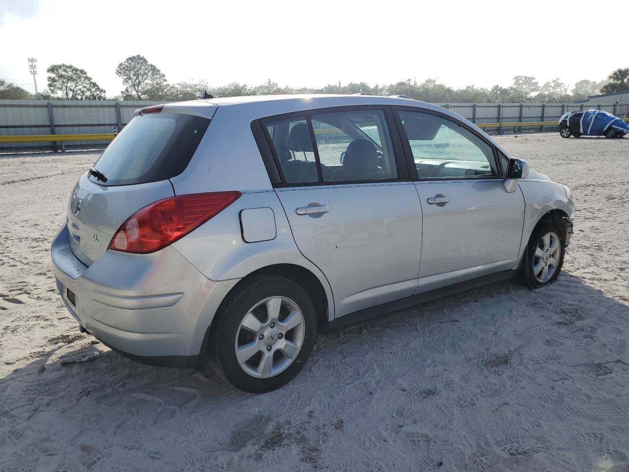 2008 Nissan Versa - Image 3