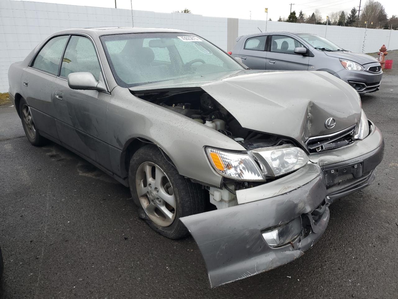2000 Lexus ES - Image 4