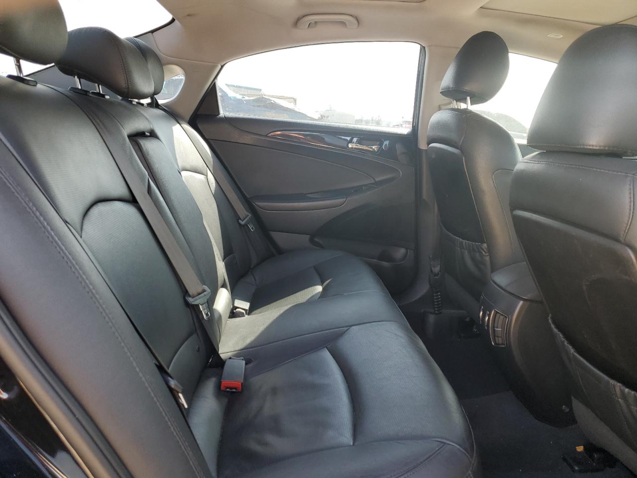 2013 Hyundai Sonata - Image 10