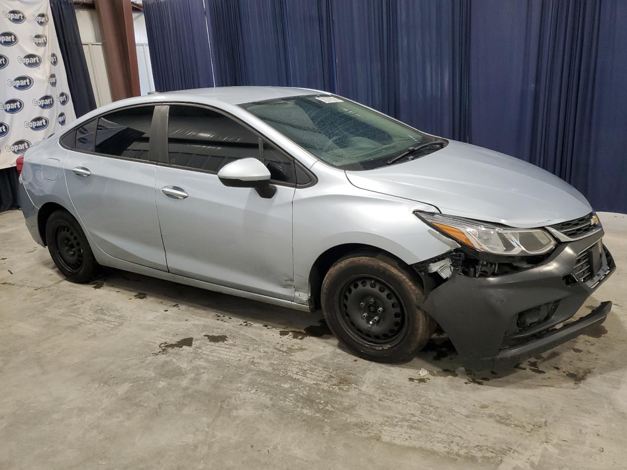 2018 Chevrolet Cruze - Image 4