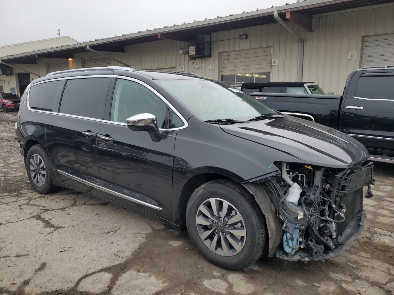 2021 Chrysler Pacifica - Image 4