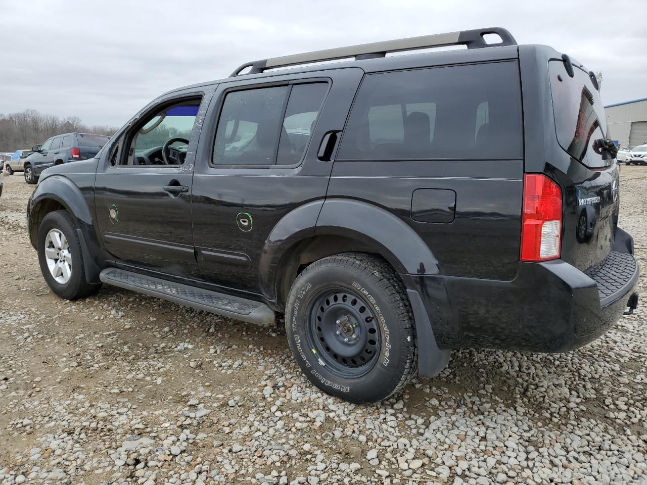 2012 Nissan Pathfinder - Image 2