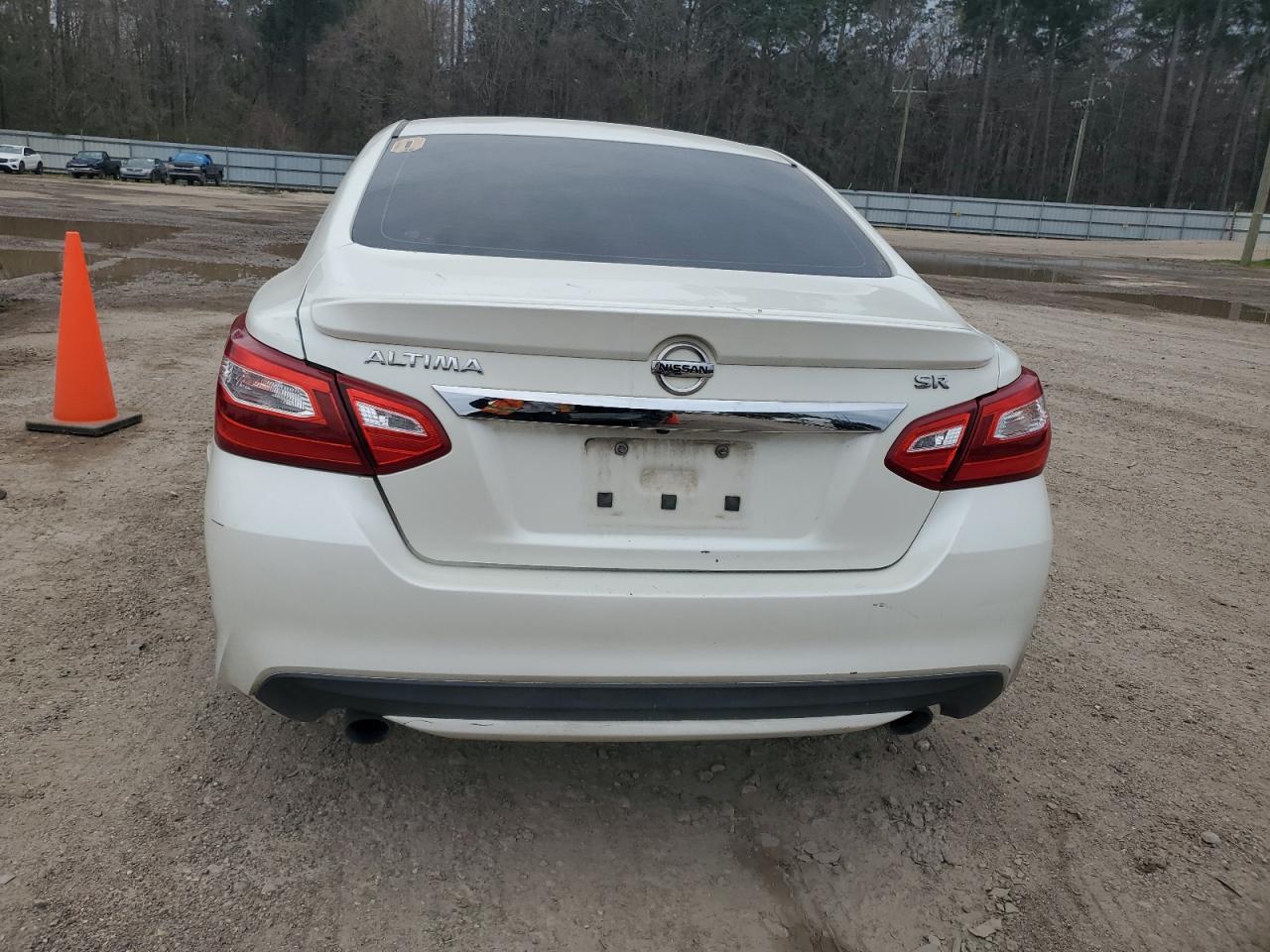 2016 Nissan Altima - Image 6