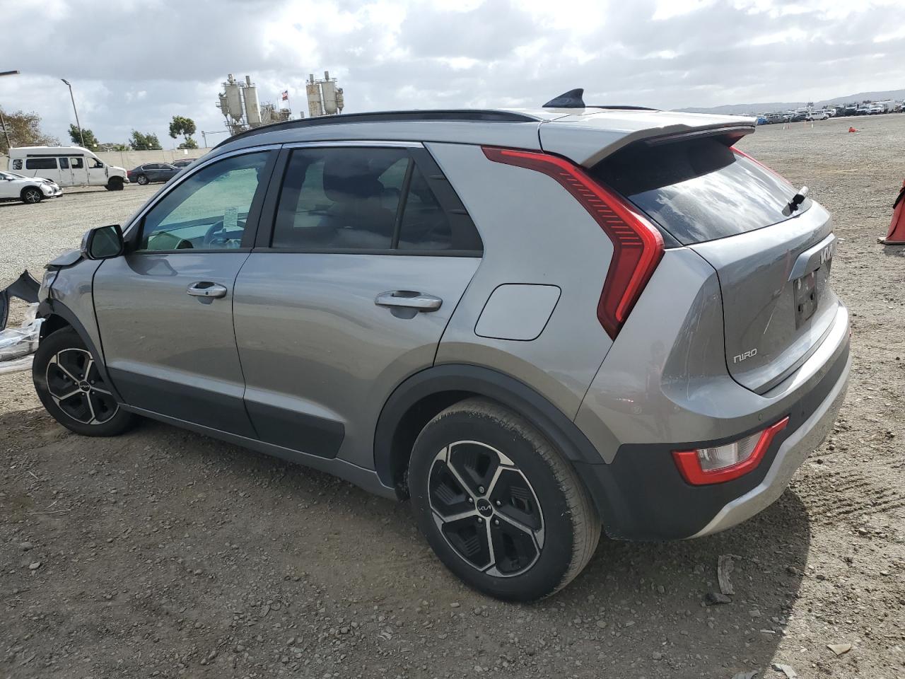 2023 Kia Niro - Image 2