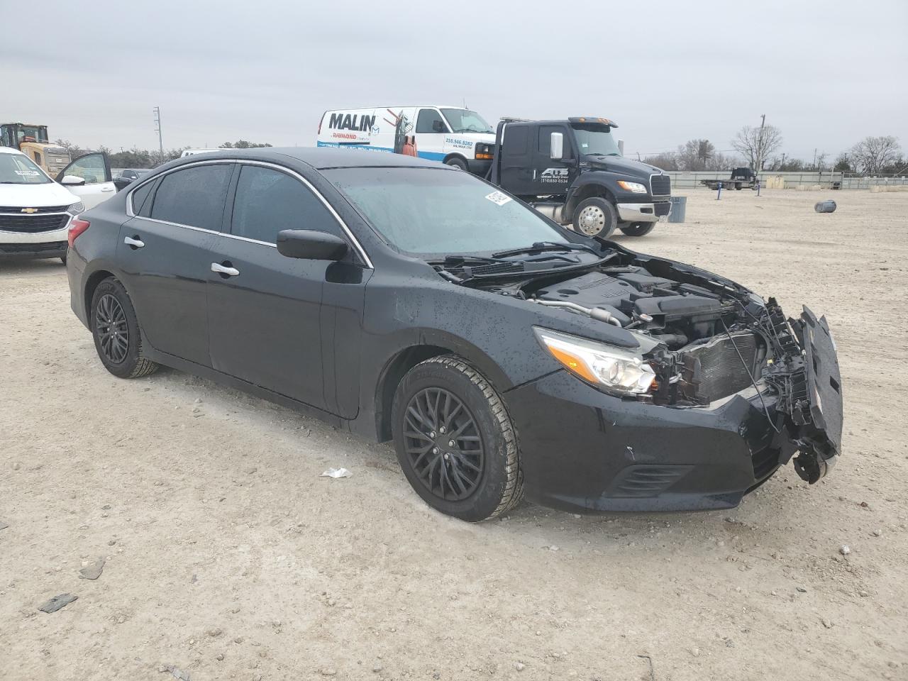 2017 Nissan Altima - Image 4