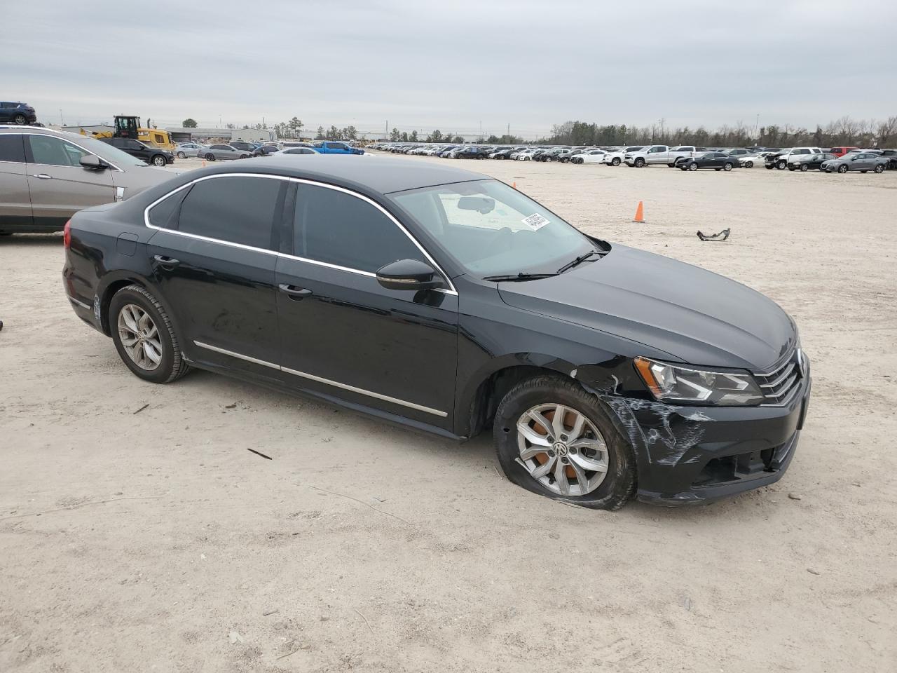 2016 Volkswagen Passat - Image 4