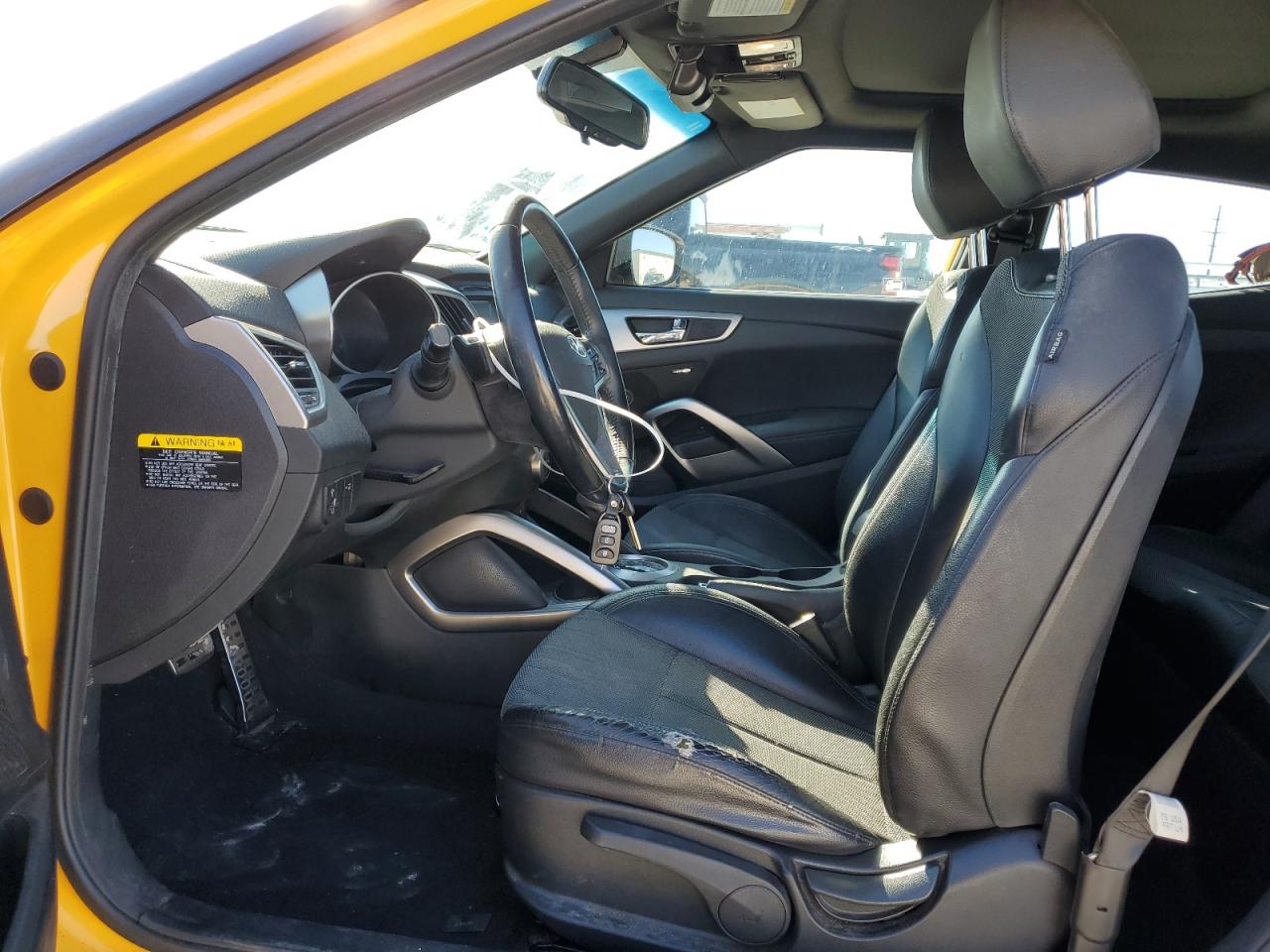 2016 Hyundai Veloster - Image 7