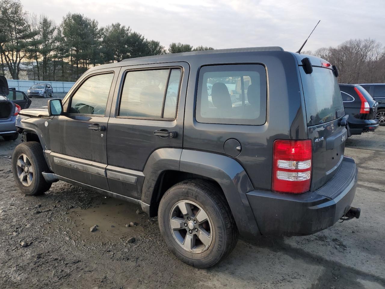 2011 Jeep Liberty (North America) - Image 2