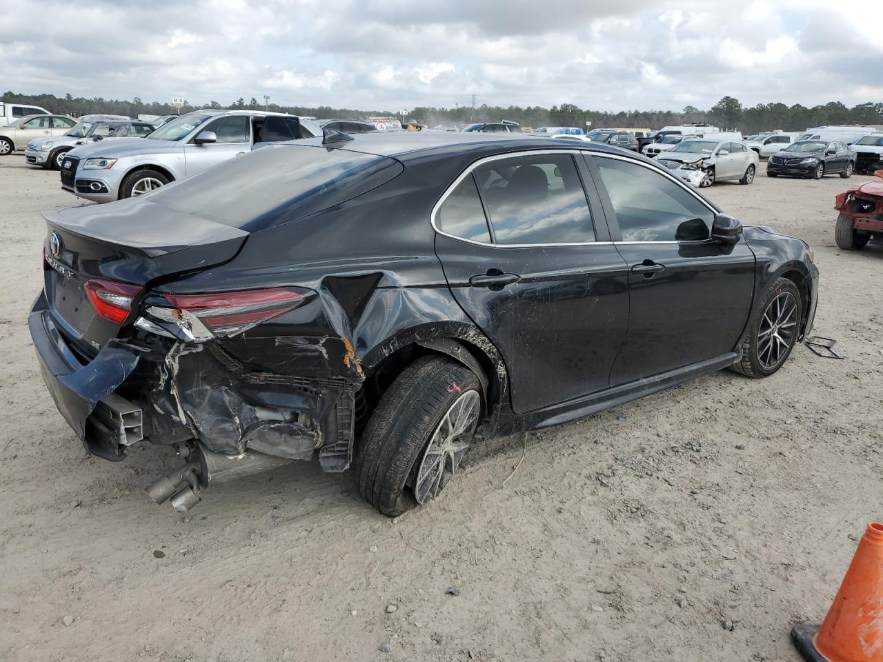 2021 Toyota Camry - Image 3