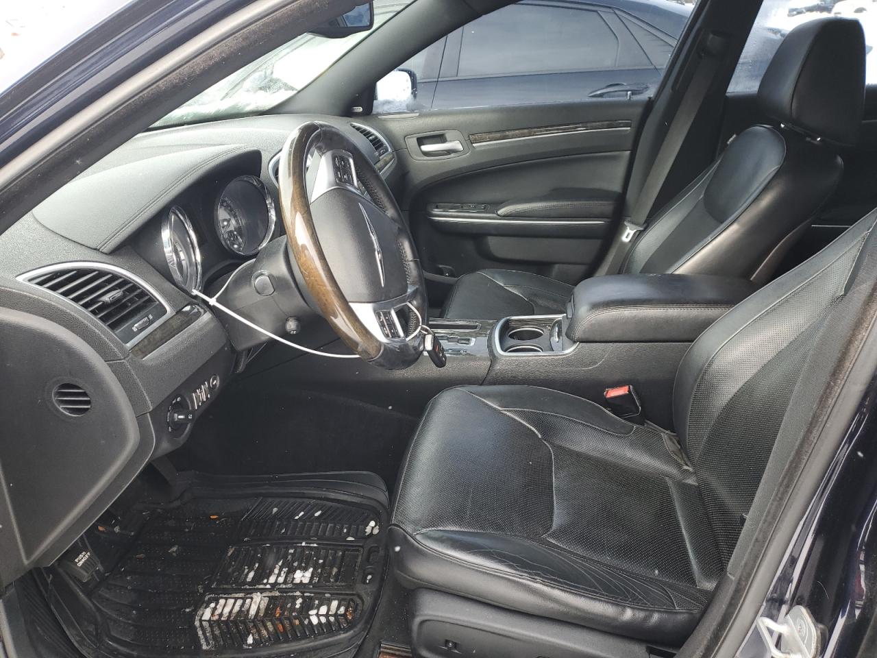 2012 Chrysler 300 - Image 7