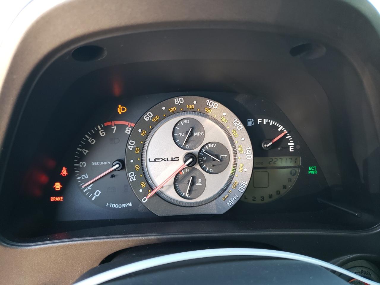 2001 Lexus IS - Image 9