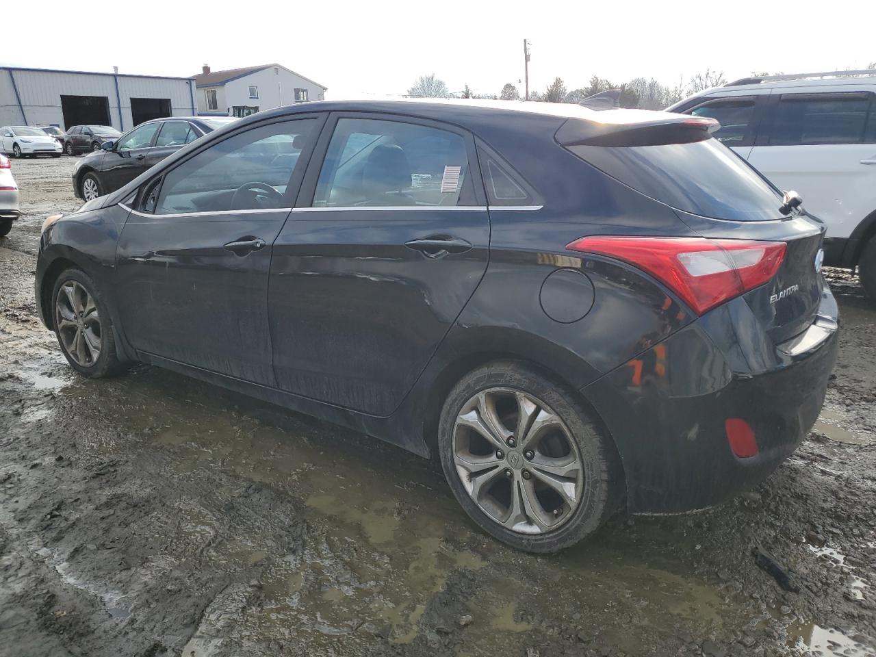 2013 Hyundai Elantra - Image 2