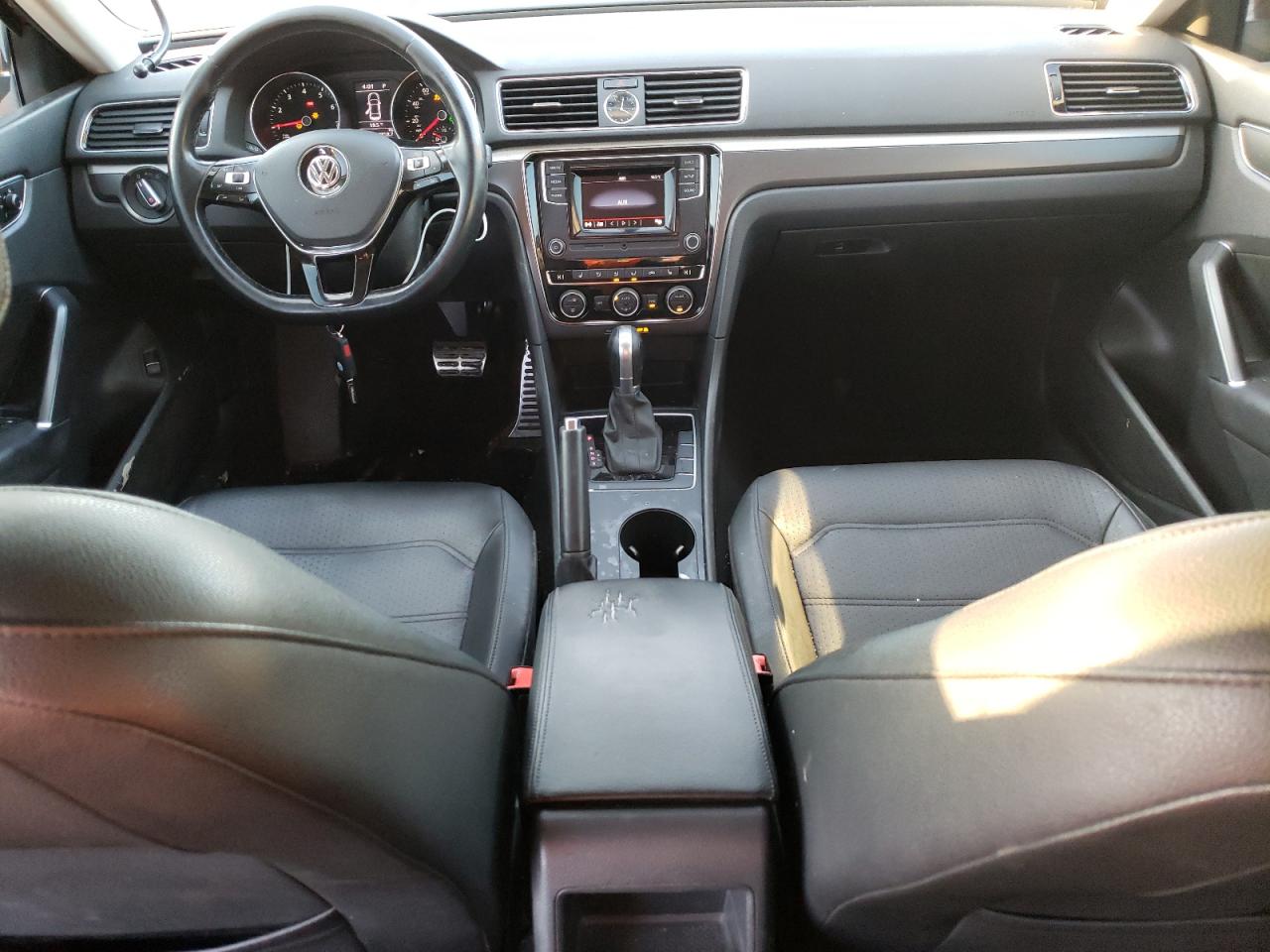 2016 Volkswagen Passat - Image 8