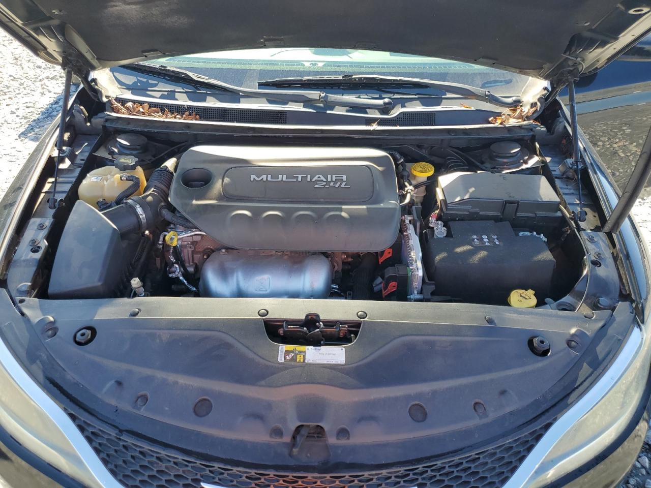 2015 Chrysler 200 - Image 13