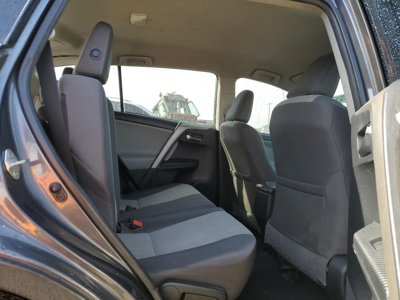2015 Toyota RAV 4 - Image 12