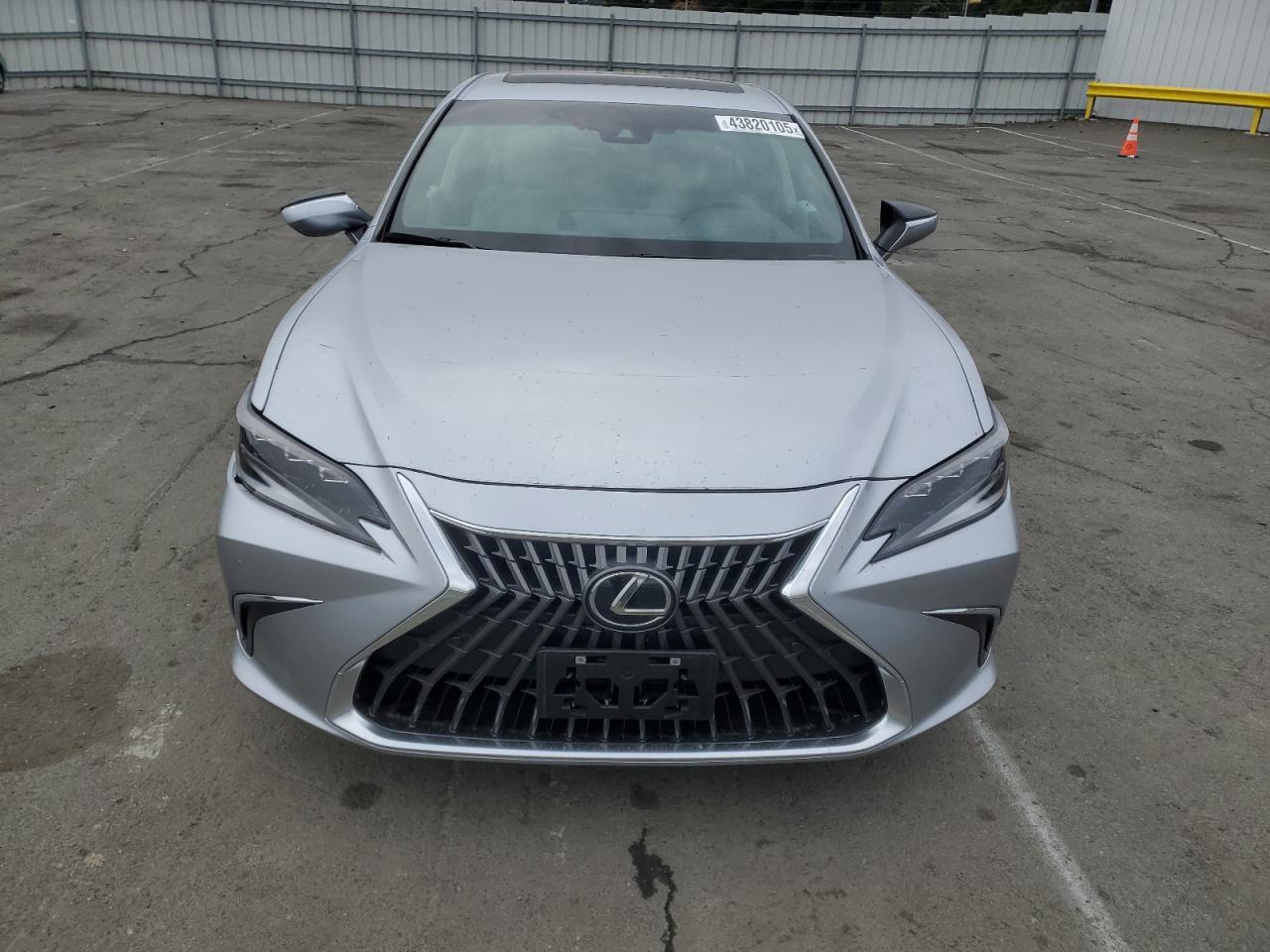 2024 Lexus ES - Image 5
