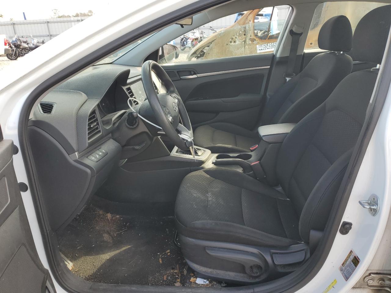 2020 Hyundai Elantra - Image 7