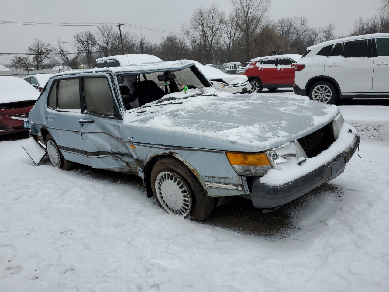 1991 Saab 900 - Image 4