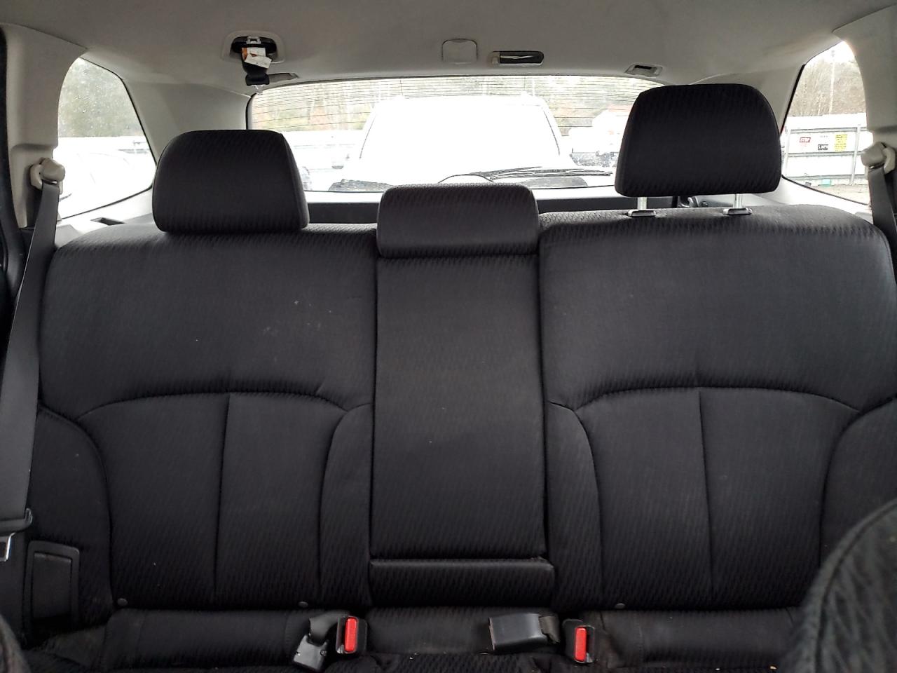 2011 Subaru Outback - Image 10