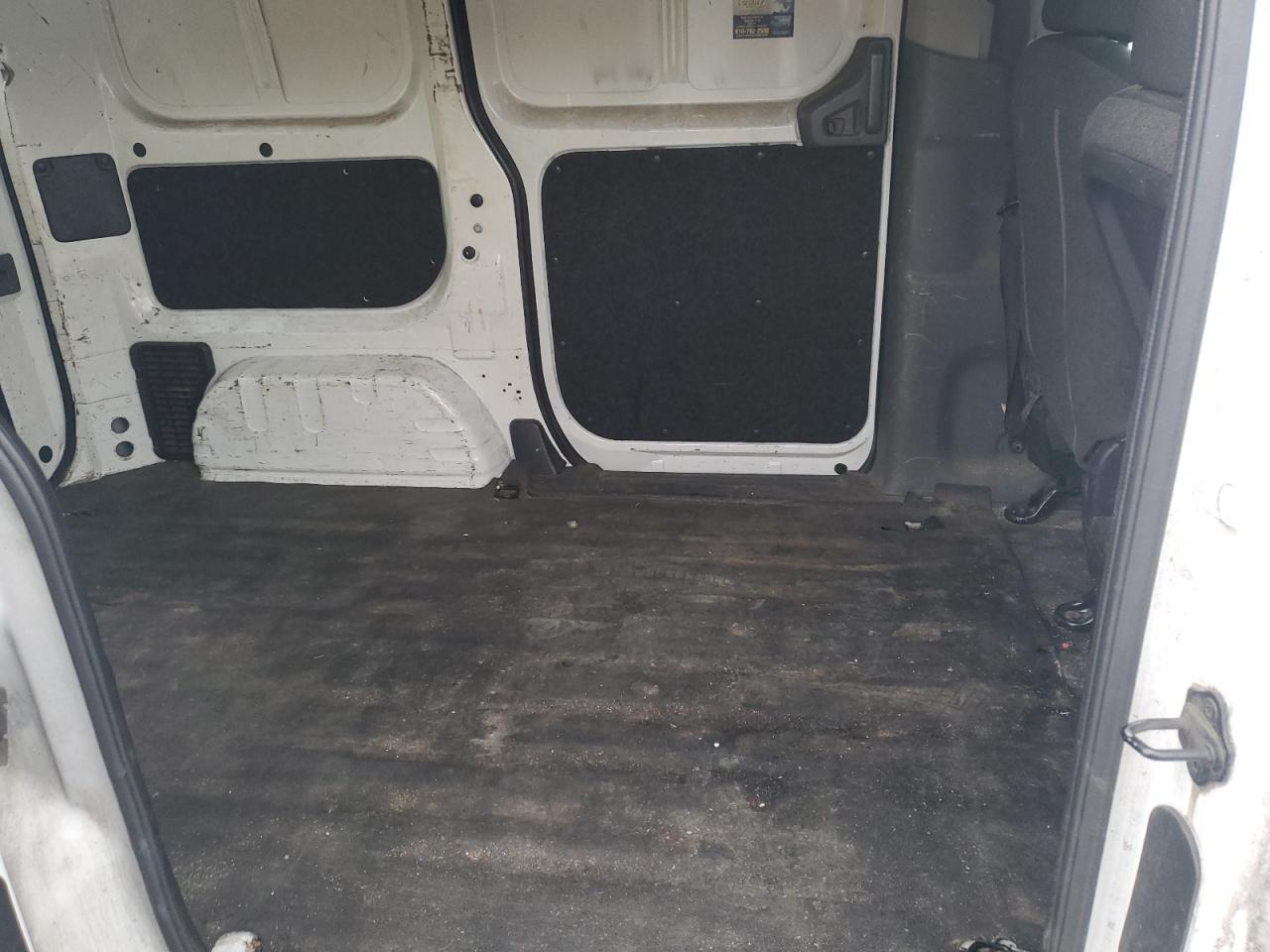 2015 Chevrolet Express - Image 11