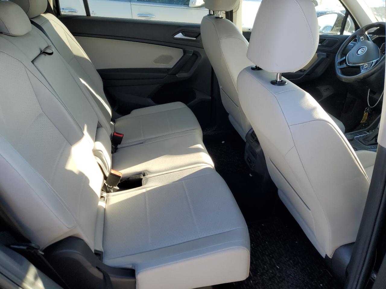 2019 Volkswagen Tiguan - Image 11