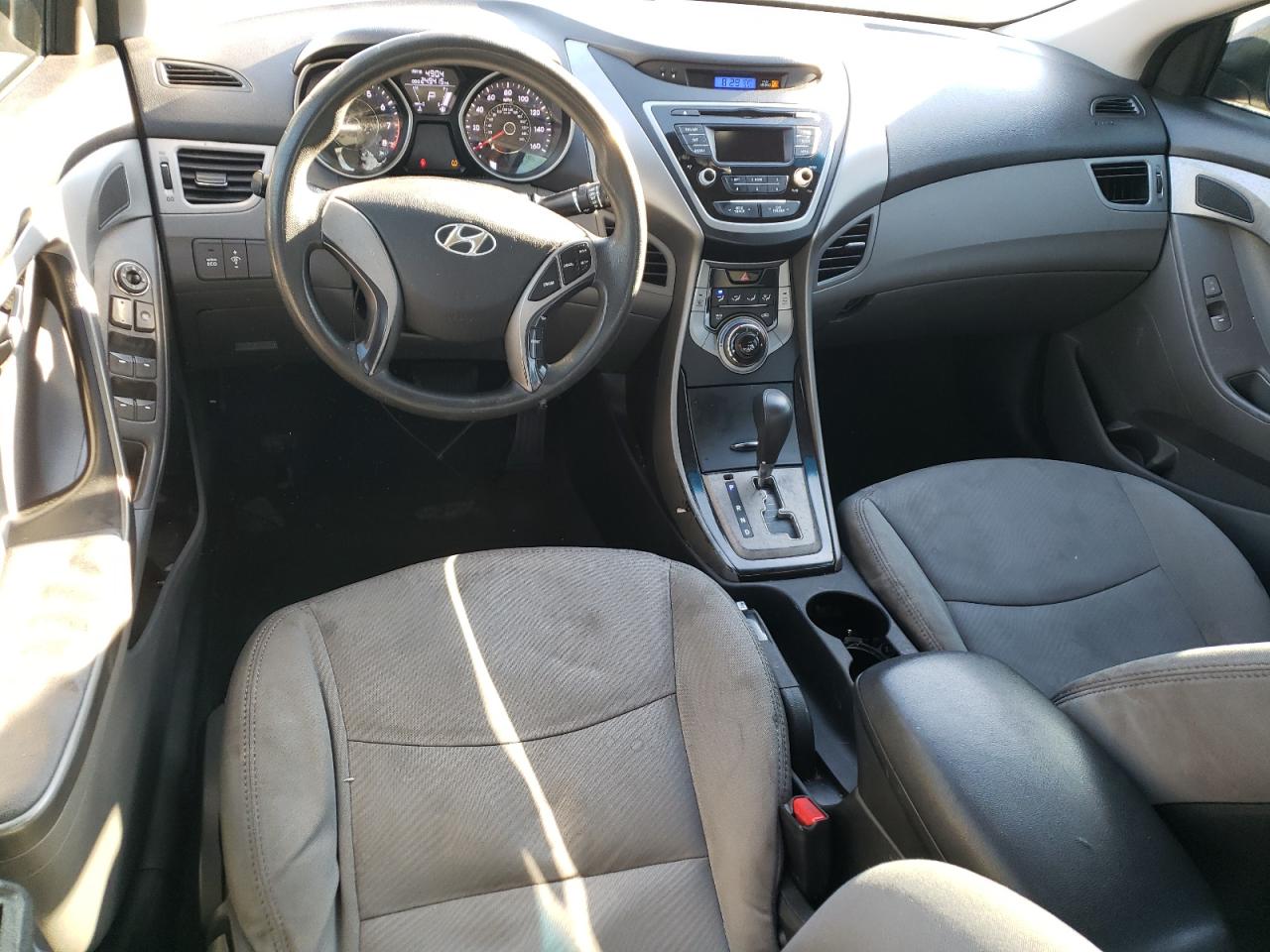 2013 Hyundai Elantra - Image 8
