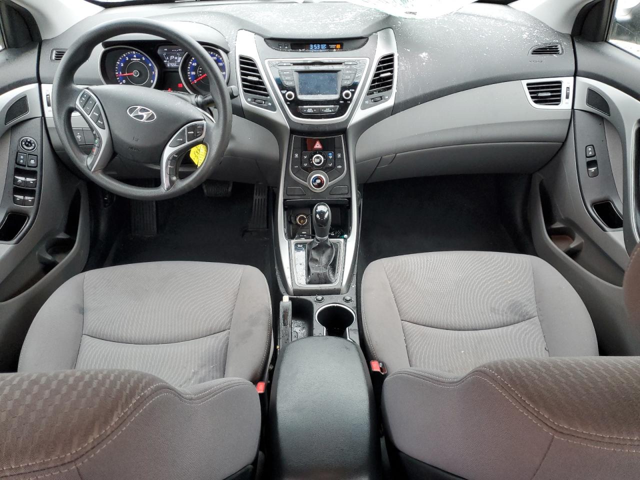 2016 Hyundai Elantra - Image 8
