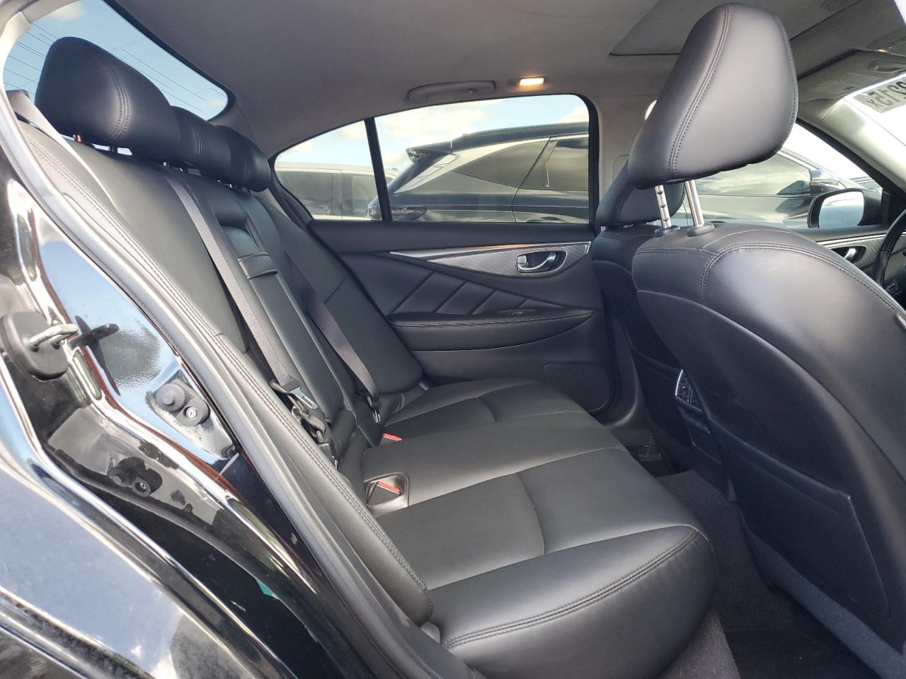 2015 Infiniti Q50 - Image 10