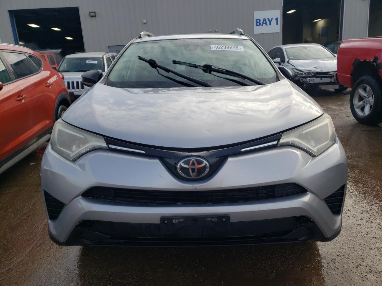 2017 Toyota RAV 4 - Image 5